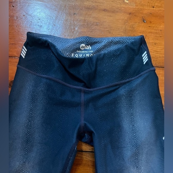 With by Equinox blue silver snakeskin texture leggings women’s size small ankle - Picture 2 of 5